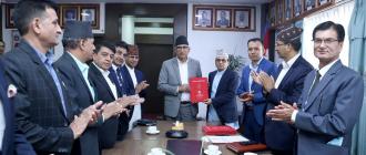 राजस्व परामर्श समितिद्वारा अर्थमन्त्री समक्ष प्रतिवेदन पेस