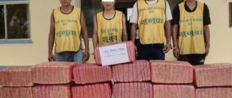 धानको भुषभित्र लुकाइराखेको दुई सय १२ किलो गाजासहित चार पक्राउ