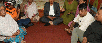 मन्त्री घिसिङद्वारा जेनजी आन्दोलनका मृतकका परिवारसँग भेटघाट