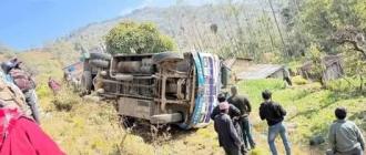 धनकुटामा बस दुर्घटना हुँदा ६ जना घाइते