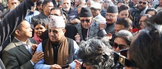 कांग्रेसको आधिकारिकता विवाद : देउवा पक्षका नेता निर्वाचन आयोगमा