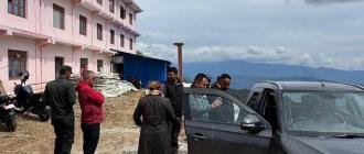 आधारभूत अस्पतालको भवन अलपत्र पार्ने ठेकेदारको गाडी नियन्त्रणमा