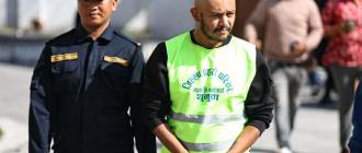 हत्कडीसहित सागर लम्साल 'बले'लाई सरकारी वकिलको कार्यालयमा लगियो