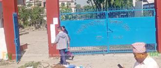 फेरियो बेलबारी मालपोतका दृश्य : ९ नबज्दै हाजिर हुन्छन् कर्मचारी, कार्यकक्षमा फोन चलाउन छाडे