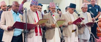 लुम्बिनीका पाँच मन्त्रीले लिए शपथ