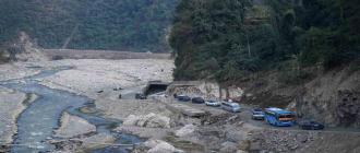 बीपी राजमार्गमा सवारी आवागमन अस्थायी रूपमा ’होल्ड’ बीपी राजमार्गमा सवारी आवागमन अस्थायी रूपमा ’होल्ड’