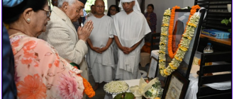 गोपालमान श्रेष्ठको निवास पुगेर राष्ट्रपति पौडेलले दिए श्रद्धाञ्जली गोपालमान श्रेष्ठको निवास पुगेर राष्ट्रपति पौडेलले दिए श्रद्धाञ्जली