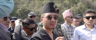 भोटेकोसीमा खसेको गाडीको खोजी तथा उद्धारमा खटेकालाई हौसला दिन गृहमन्त्री घटनास्थलमा भोटेकोसीमा खसेको गाडीको खोजी तथा उद्धारमा खटेकालाई हौसला दिन गृहमन्त्री घटनास्थलमा