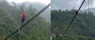 मुग्लिन पुलबाट हाम फाल्न खोजेका व्यक्तिको उद्धार मुग्लिन पुलबाट हाम फाल्न खोजेका व्यक्तिको उद्धार
