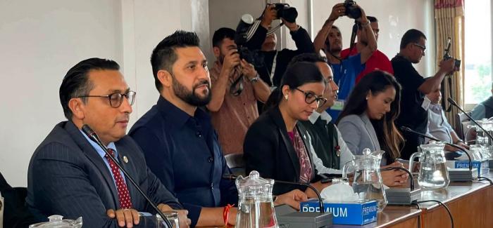 संसदीय मर्यादा कायम राखेर सदनमा प्रस्तुत हुन रास्वपा सांसदहरूलाई सभापति लामिछानेको आग्रह 