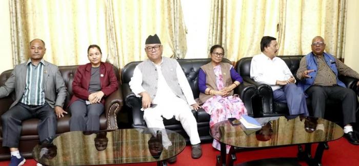 कांग्रेसका सांसदहरूले बाढीपीडितका लागि आधा महिनाको तलब पार्टीको राहत कोषमा जम्मा गर्ने कांग्रेसका सांसदहरूले बाढीपीडितका लागि आधा महिनाको तलब पार्टीको राहत कोषमा जम्मा गर्ने