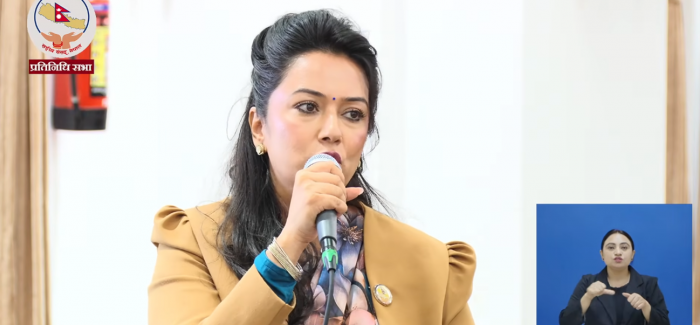 खुस्बु ओलीको प्रश्न– मन्त्रीको काम व्यक्ति व्यक्तिलाई ग्यास बाँड्दै हिँड्ने हो ? खुस्बु ओलीको प्रश्न– मन्त्रीको काम व्यक्ति व्यक्तिलाई ग्यास बाँड्दै हिँड्ने हो ?