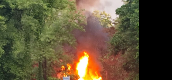 रौतहटको धनसारमा पेट्रोल ट्याङ्कर दुर्घटनापछि आगलागी रौतहटको धनसारमा पेट्रोल ट्याङ्कर दुर्घटनापछि आगलागी