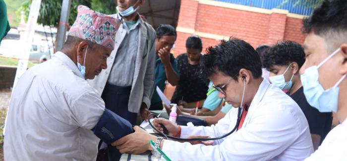 बाढीपीडित क्षेत्रमा केएमसीको निःशुल्क स्वास्थ्य शिविर