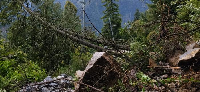 मनाङमा पहिरोका कारण ३३ केभी विद्युत् लाइन अवरुद्ध