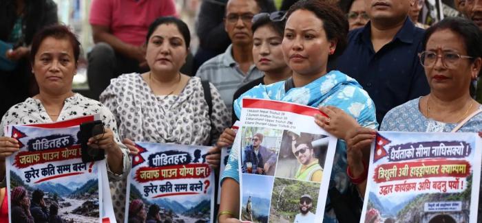 त्रिशूली–३ बी का बेपत्ताको खोजी गर्न माग गर्दै माइतीघरमा प्रदर्शन