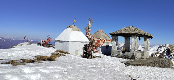 बडीमालिकामा भारी हिमपात, दुई पर्यटक सम्पर्कविहीन